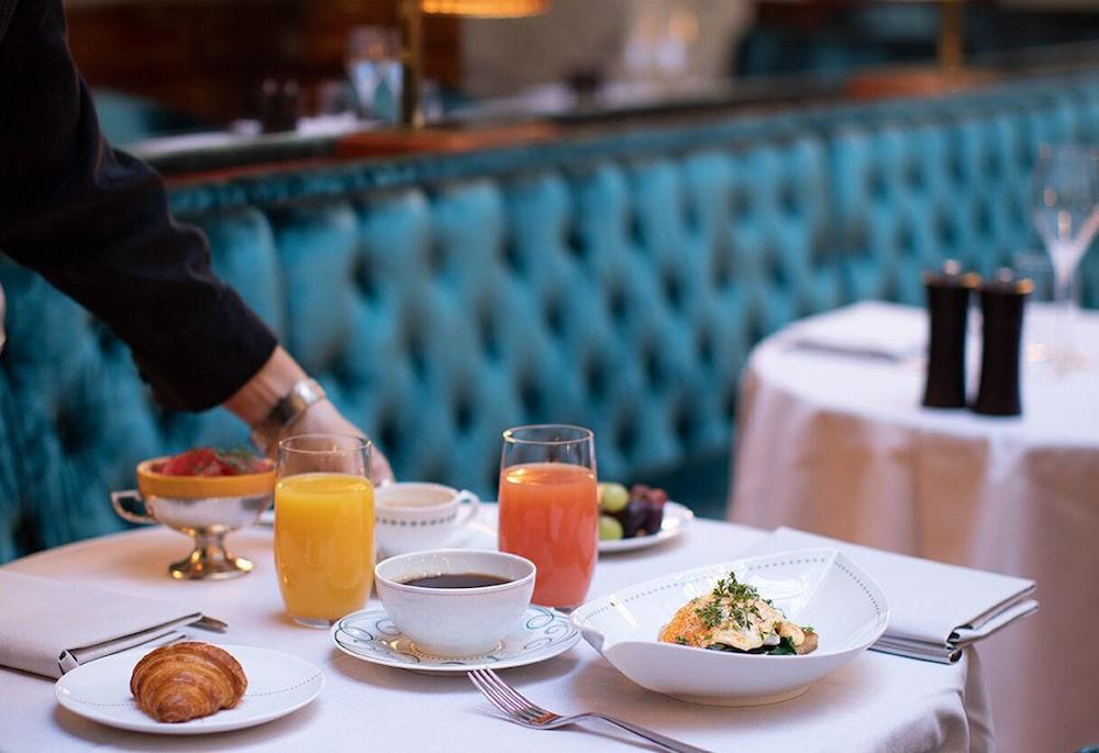 Bank Hotel, A Member Of Small Luxury Hotels Stoccolma Esterno foto Breakfast at the Savoy