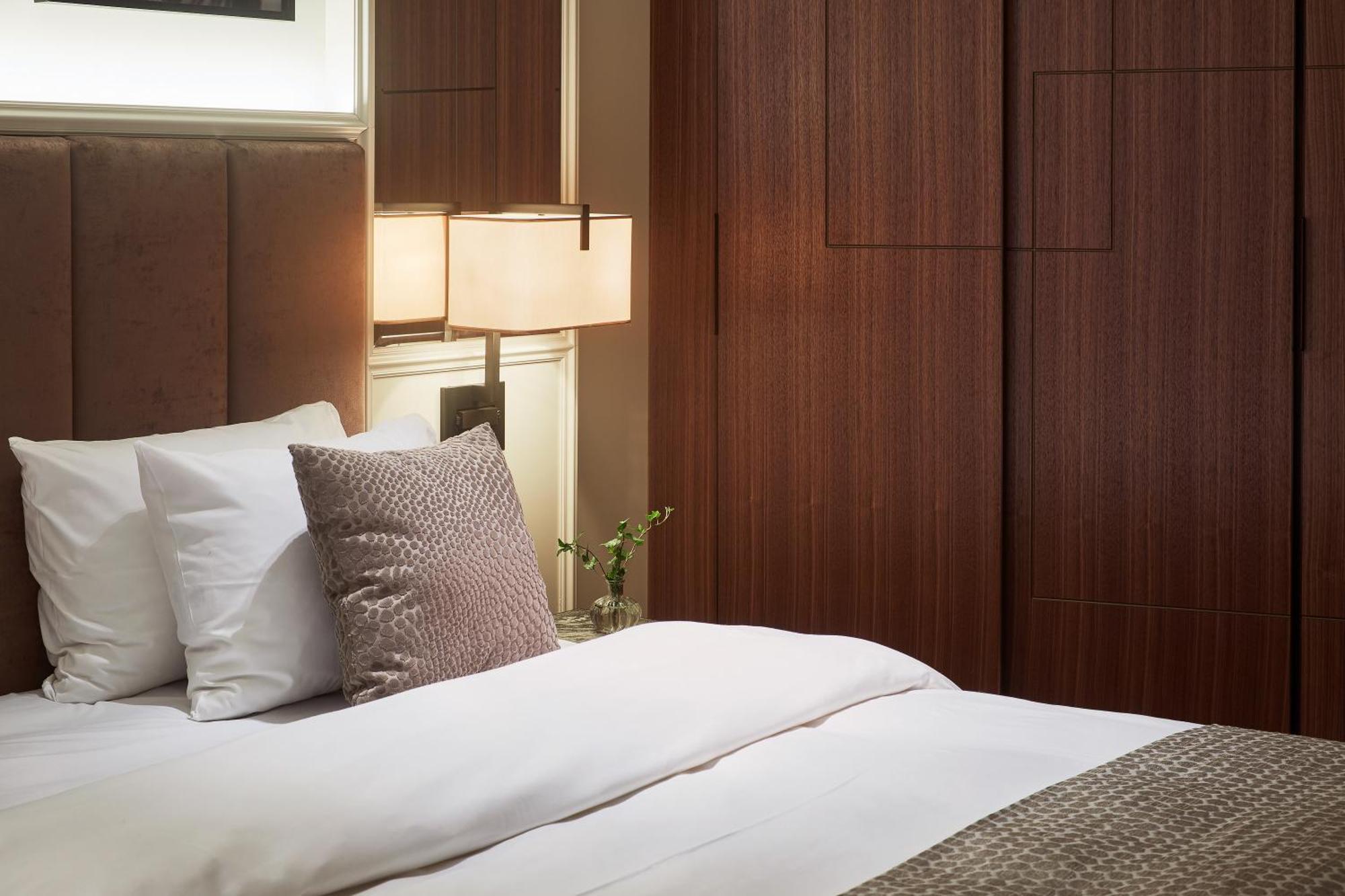 Bank Hotel, A Member Of Small Luxury Hotels Stoccolma Esterno foto A bedroom at the hotel
