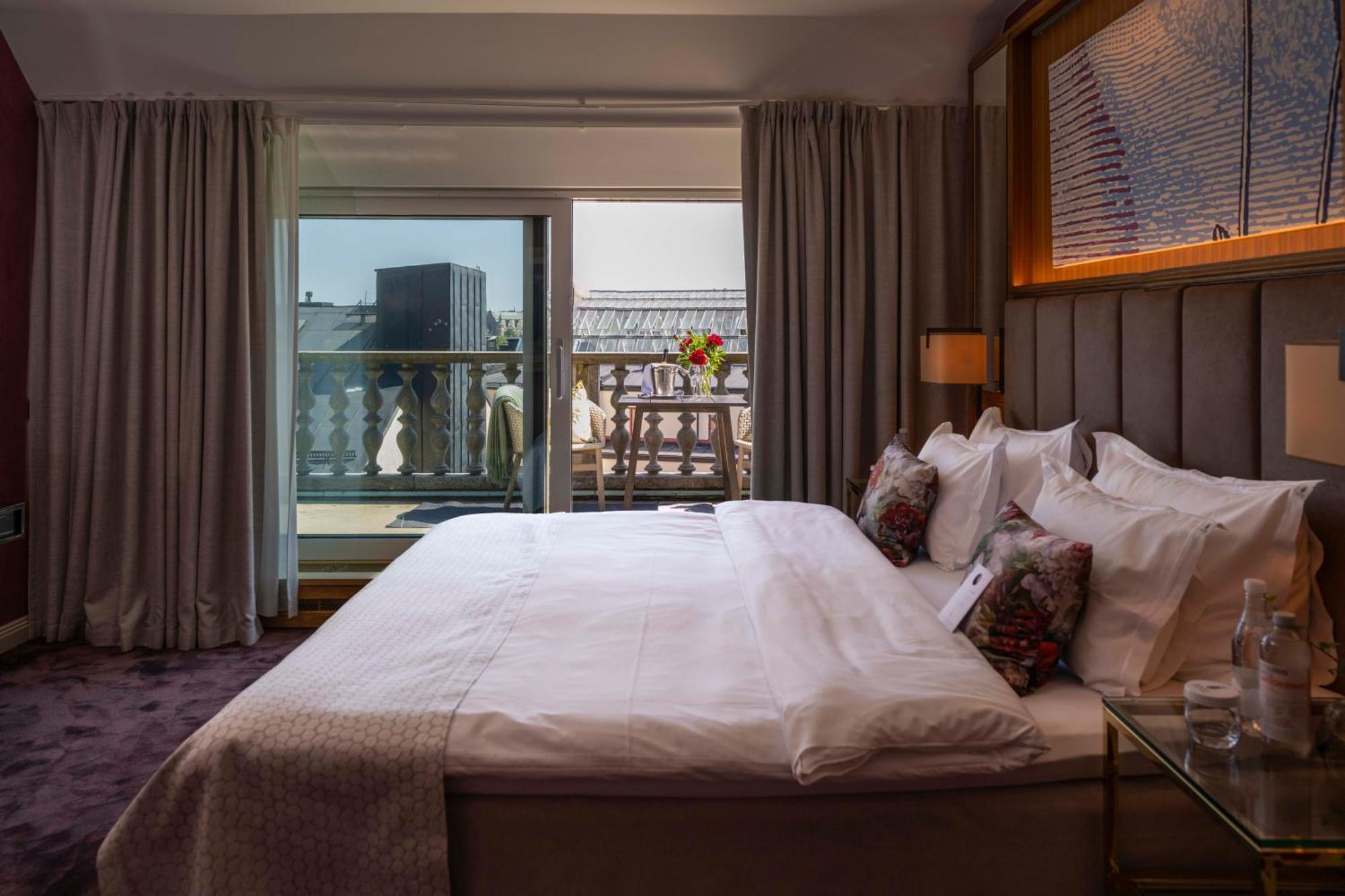Bank Hotel, A Member Of Small Luxury Hotels Stoccolma Esterno foto A bedroom at the hotel