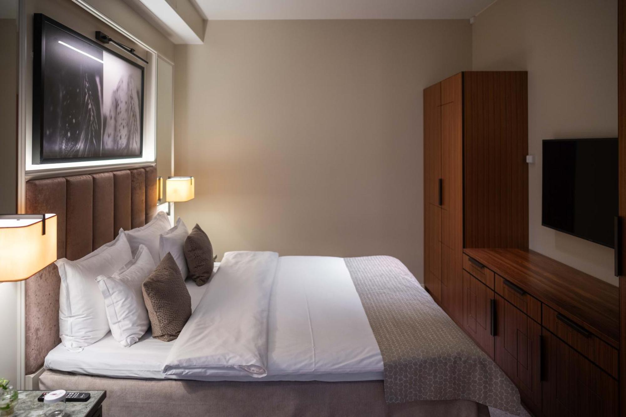 Bank Hotel, A Member Of Small Luxury Hotels Stoccolma Esterno foto A bedroom at the hotel