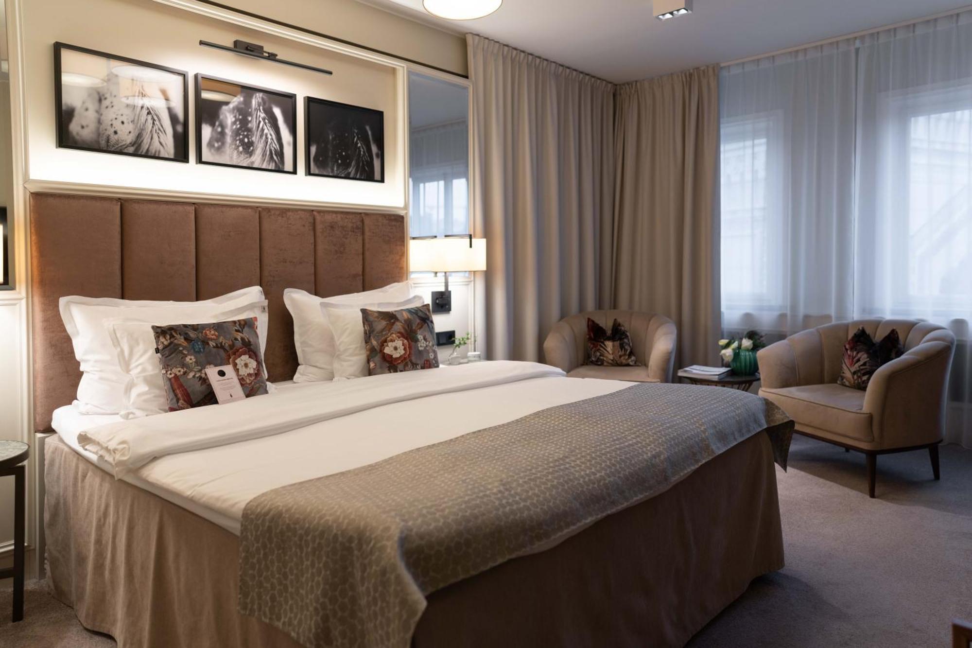 Bank Hotel, A Member Of Small Luxury Hotels Stoccolma Esterno foto A room at the hotel