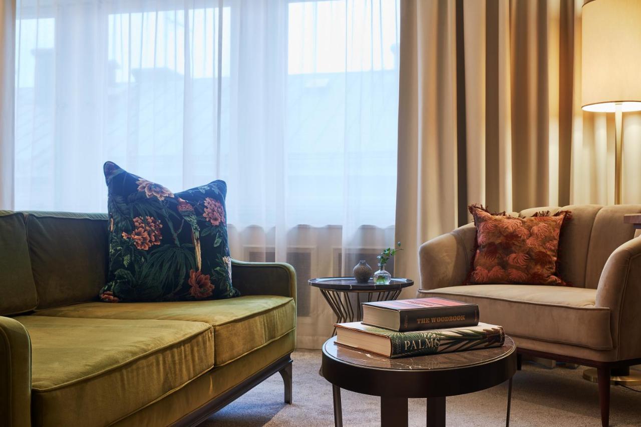 Bank Hotel, A Member Of Small Luxury Hotels Stoccolma Esterno foto A living room at the hotel